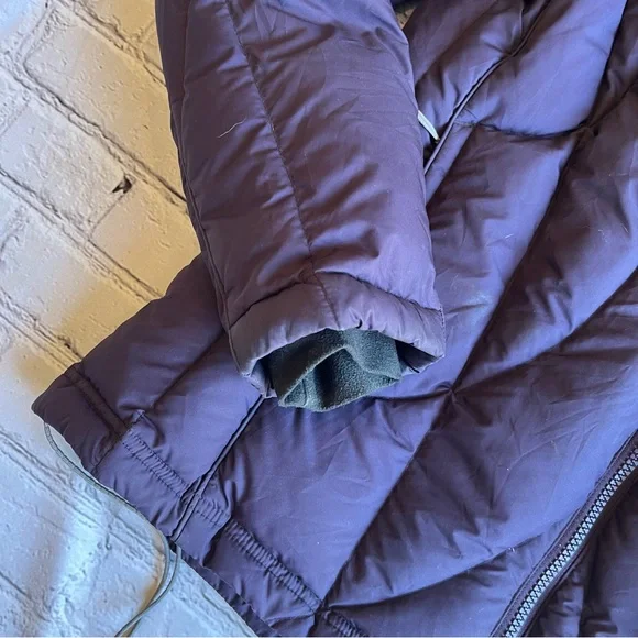 REI Goose Down Womens Burgundy Puffer Jacket Medium Winter Gorpcore Full Zip - Picture 6 of 16